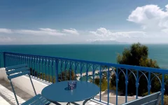 La-villa-bleue-sidi-bou-said-tunis-piscine-de hotel